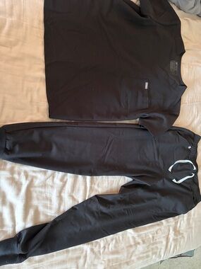 Figs Men's Black Scrub Set - Top & Jogger Pants